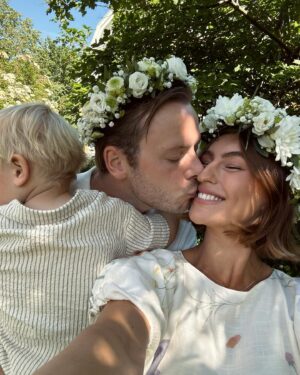 Carl Déman Instagram - midsommar ❤️