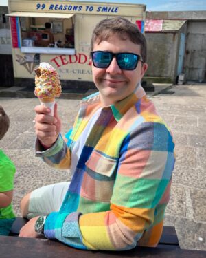 Carl Mullan Instagram - Swipe up to shop this co-ord 🍦 🎨
And also swipe for a photo of @aisling_mullan 😂