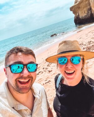 Carl Mullan Instagram - GWANNNN THE SUNSHINE, GWANNNN THE PASTEL DE NATA’S 😂🇵🇹 A gorgeous few days away ❤️❤️❤️❤️
Back at it on @rte2fm tomorrow morning 🥳
