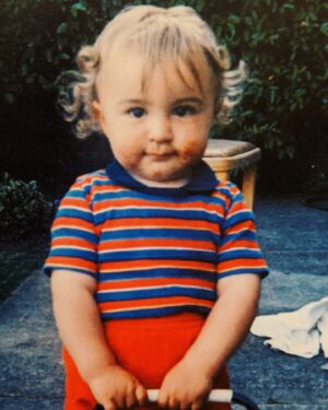 Carl Mullan Instagram - If there’s any hair stylists out there who can help me bring back this look immediately, let’s talk 🤙📞💈💇‍♂️