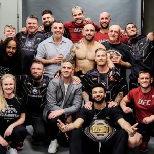 Carl Van Roon Instagram - Congratulations again to @alexvolkanovski : A man who lives and breathes his values inside and outside of the cage. Now that we’re leaving Vegas, I’m grateful to have been a part of the journey #congratulations #ufc290 #champion #lasvegas #mma #ufc #freestylemma #citykickboxing #vanroonmartialarts