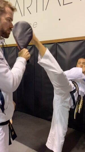 Carl Van Roon Instagram - Hip mobility exercises to transform head kicks from a liability to an asset 💵 @joryndd #vanroonmartialarts #taekwondo #mobility #control #precision #mma #kickboxing #karate