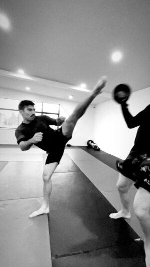 Carl Van Roon Instagram - Today’s Battle of the ambidextrous TKD kickers! Who did it better? Jordy or Anthony? @anthonyrinna @joryndd
