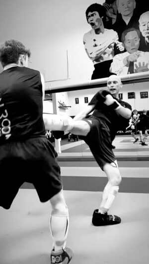 Carl Van Roon Instagram - Coach @alexmccoll412 with the flow ✌🏻🥁#flow #rhythm #taekwondo #mma #kickboxing #karate #tricking #vanroonmartialarts