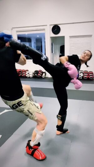 Carl Van Roon Instagram - TKD. #taekwondo #mma #kickboxing #karate #longrange #sniper #kicking #distance #timingiseverything