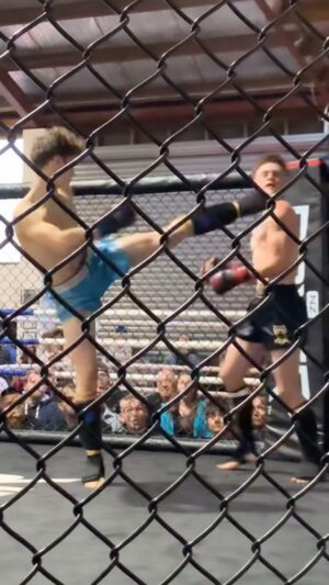Carl Van Roon Instagram - @alistairrmcmanus 1st round TKO finish. Proud of this kid making a smooth transition from Taekwon-Do to MMA 👏 Thank you to Jason Vorster at @shurikennz for giving opportunities to NZ grassroots fighters #headkick #tko #ko #mma #debut #vanroonmartialarts #taekwondo #kickboxing #karate
