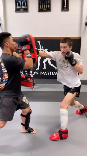 Carl Van Roon Instagram - Young James on the Thai pads #vanroonmartialarts #youngjames #kickboxing #taekwondo #flow #combo #muaythai #mma #karate