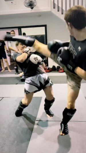 Carl Van Roon Instagram - @harryglover_ & @_jacob_fleming_ drilling stand-up #kaizen #drillersmakekillers #vanroonmartialarts #kickboxing #taekwondo #mma #karate #karatecombat #ufc