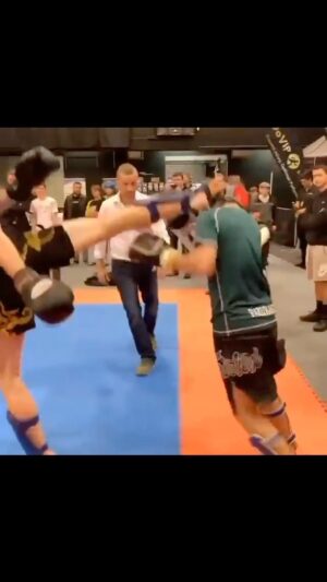 Carl Van Roon Instagram - @_jacob_fleming_ with the low high double ✌🏻#misdirection #doublekick #smoothwithit #kickboxing #mma #taekwondo #karate