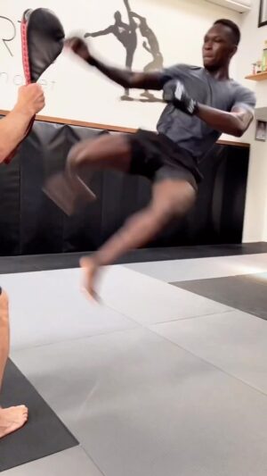 Carl Van Roon Instagram - Tornado kicks with @stylebender 🤴🏿 Looking forward to a battle for the ages in Madison Square Garden in November #ufc281 #madisonsquaregarden #history #mma #stylebender #taekwondo #kickboxing #karate #champion