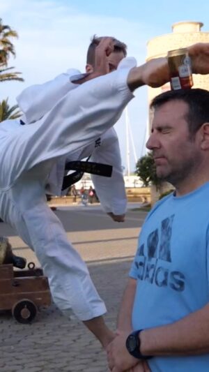 Carl Van Roon Instagram - In Spain 🇪🇸 with @pako_ferrando 🙏🏻 #spain #flyingreverseturningkick #jumpingspinninghookkick #vanroonmartialarts #taekwondo #mma #karate #kickboxing #spinningshit #spinningshitonly