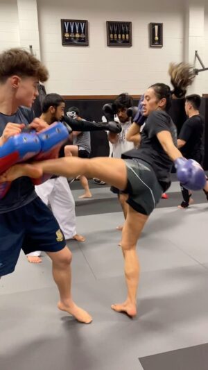 Carl Van Roon Instagram - @joryndd padwork #padwork #nextgen #futurechamp #vanroonmartialarts #mma #taekwondo #kickboxing #karate