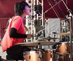 Carla Azar Instagram - 💫 ⁣⁣
@autolux_autolux coachella 2016 ⁣⁣⁣
🥁👽⁣⁣⁣⁣
⁣⁣⁣⁣
📷  @priscillacscott ⁣
⁣ #autolux #coachella #dearmooncrew @yusaku2020