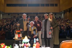 Carla Matadinho Instagram - Começámos a trabalhar com o RUY em 2020, primeiro com A RATOEIRA e agora com a peça RUY, História devida, porque o Rei do Teatro Português com 97 anos vive a sua vida para o Teatro, para o Público e na partilha constante das suas histórias. 
Com 97 anos continua no activo como actor, e está a fazer duas peças de teatro com a YELLOW STAR COMPANY.
Parabéns RUY, que bom partilhar consigo o prazer de fazer teatro de norte a sul e ilhas. 
Que felicidade senti ontem por estar tão feliz, pela comemoração de mais um ano de vida e por estarmos a partilhar tudo com isto com o nosso público, com os nossos espectadores.
Foi uma noite memorável!
Viva o teatro! Viva a todo o público que tem vindo assistir aos nossos espectáculos e que esteve connosco ontem na Figueira da Foz. 
Fazemos TUDO para cada um de vocês!

Obrigada por estar connosco há um ano
@ermelindawines 

Obrigada pelo magnífico bolo @padariapastelariadionisio 

Obrigada @caefigueiradafoz @figueira.dafoz 

Obrigada equipa por estarmos sempre juntos nas minhas loucuras e desafios! 
@yellowstarcompany 

Figueira da Foz, 1 de março de 2024
Peça RUY, história devida
Texto Paulo Coelho
Encenação Paulo Sousa Costa
Com @carvalhoruyde e @luis_pacheco_oficial

Fotos @josecorreia75