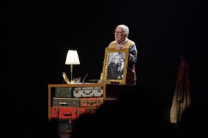 Carla Matadinho Instagram - Começámos a trabalhar com o RUY em 2020, primeiro com A RATOEIRA e agora com a peça RUY, História devida, porque o Rei do Teatro Português com 97 anos vive a sua vida para o Teatro, para o Público e na partilha constante das suas histórias. 
Com 97 anos continua no activo como actor, e está a fazer duas peças de teatro com a YELLOW STAR COMPANY.
Parabéns RUY, que bom partilhar consigo o prazer de fazer teatro de norte a sul e ilhas. 
Que felicidade senti ontem por estar tão feliz, pela comemoração de mais um ano de vida e por estarmos a partilhar tudo com isto com o nosso público, com os nossos espectadores.
Foi uma noite memorável!
Viva o teatro! Viva a todo o público que tem vindo assistir aos nossos espectáculos e que esteve connosco ontem na Figueira da Foz. 
Fazemos TUDO para cada um de vocês!

Obrigada por estar connosco há um ano
@ermelindawines 

Obrigada pelo magnífico bolo @padariapastelariadionisio 

Obrigada @caefigueiradafoz @figueira.dafoz 

Obrigada equipa por estarmos sempre juntos nas minhas loucuras e desafios! 
@yellowstarcompany 

Figueira da Foz, 1 de março de 2024
Peça RUY, história devida
Texto Paulo Coelho
Encenação Paulo Sousa Costa
Com @carvalhoruyde e @luis_pacheco_oficial

Fotos @josecorreia75