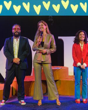 Carla Matadinho Instagram - Mais uma nova comédia que não podes perder, AGORA É QUE SÃO ELAS, com Marta Gil e Quimbé, já estreou!
Uma comédia super divertida, eles estão incríveis, venham ver!
Alda e Paulo, um casal de oradores muito especial, vão apresentar ao vivo o seu revolucionário método para a felicidade conjugal, o “Bora Juntos”, baseado na sua experiência pessoal e em anos de palestras um pouco por todo o lado.
Uma comédia onde o sexo, o amor, os amigos e onde guardar fotos de antigas namoradas, são apenas alguns dos temas abordados e que ensinam todos os métodos para um casamento em pleno.
Marta Gil e Quimbé são o casal de motivadores que vão sugerir, aconselhar e explicar em detalhe como se chega ao nirvana caseiro.
Estão prontos para serem felizes?
Agora é que são elas!!!!
Em cena no Auditório Taguspark em Oeiras
 
Reserve o seu bilhete:
📞938 339 850
📧bilheteirataguspark@yellowstarcompany.com
🎟️bilhetes à venda em bol.pt 

@marta___gil 
@quimbe_oficial 
@yellowstarcompany 

Fotos @josecorreia75