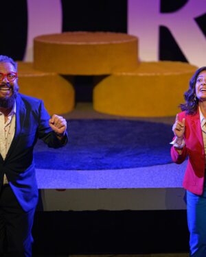 Carla Matadinho Instagram - Mais uma nova comédia que não podes perder, AGORA É QUE SÃO ELAS, com Marta Gil e Quimbé, já estreou!
Uma comédia super divertida, eles estão incríveis, venham ver!
Alda e Paulo, um casal de oradores muito especial, vão apresentar ao vivo o seu revolucionário método para a felicidade conjugal, o “Bora Juntos”, baseado na sua experiência pessoal e em anos de palestras um pouco por todo o lado.
Uma comédia onde o sexo, o amor, os amigos e onde guardar fotos de antigas namoradas, são apenas alguns dos temas abordados e que ensinam todos os métodos para um casamento em pleno.
Marta Gil e Quimbé são o casal de motivadores que vão sugerir, aconselhar e explicar em detalhe como se chega ao nirvana caseiro.
Estão prontos para serem felizes?
Agora é que são elas!!!!
Em cena no Auditório Taguspark em Oeiras
 
Reserve o seu bilhete:
📞938 339 850
📧bilheteirataguspark@yellowstarcompany.com
🎟️bilhetes à venda em bol.pt 

@marta___gil 
@quimbe_oficial 
@yellowstarcompany 

Fotos @josecorreia75