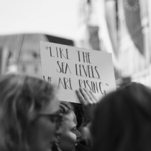 Carla Reemtsma Instagram - We are rising – thousands of young people all over the world, who’ll not longer let fossil fuel loving politicians destroy our planet and our future ✊ and dear adults: please come and join. The crisis we’re in affects each and every one of us and 21  weeks of strikes have made clear that we need every voice in this fight 💥
.
#fridaysforfuture #climatestrike #youthstrike4climate #schoolstrike4climate