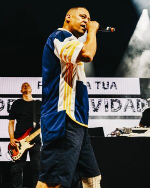 Carlão Instagram - A @vistaalegreofficial comemora 200 anos  em 2024 e fomos fazer parte das celebrações mesmo ali pertinho da sede. Muito obrigado pelo convite e a todos os presentes pela energia e boa disposição: não era fácil, logo a seguir ao fatídico jogo dos quartos de final da seleção, mas superámos todos qualquer má vibe através da música ❤️✊🏽 Obrigadooooo!!!!
📸: @pedromkk 
@radardossons