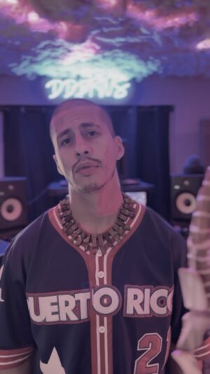 Carlito Olivero Instagram - “I”LL GIVE YOU THE WORLD IN EVERY GALAXY” 🪐

Where Did You Come From? X Amapiano mix 
(iTunes•Spotify•Etc) Love you all. God bless ❤️

Produced by @carlitosway89 🌌