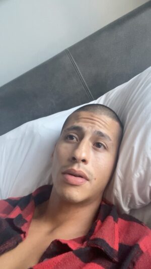 Carlito Olivero Instagram - Good morning 🇿🇦😂. Nothing like being woken up to hammers & no power. Welp off to gym! 💪🏽