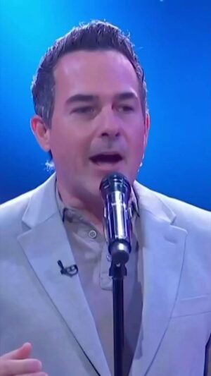 Carlos Calderon Instagram - ¡Culminemos el fin de semana con mucha diversión! Aquí te compartimos el #FestivalDeLaRisa 😂 de #HoyDía y déjanos tu mejor chiste. 🙏🤣