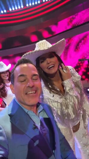 Carlos Calderon Instagram - La gran @anabarbaramusic en @hoydia 🤠🤠