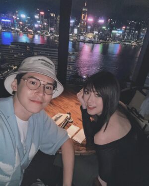 Carlos Chan Ka-Lok Instagram - Happy birthday to陳太！
錫晒你💋
乖乖地等卸貨😉