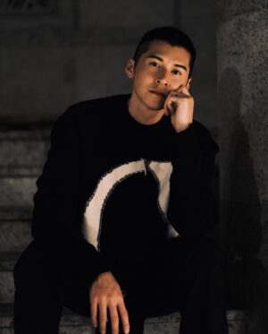 Carlos Chan Ka-Lok Instagram - 😏

Outfit: @off____white @mrp @mrporter 
Make up: @khaki_yan 
Hair: @kenricksiu_hair 
Styled by: @alicemapy