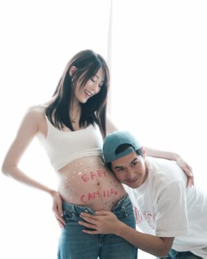Carlos Chan Ka-Lok Instagram - 31 weeks❤️❤️
好期待與Baby Camila 見面🎀🎀
.
.
.
.
.
.
.
#inaround2months
#bb已經三磅半啦
#期待又緊張
#itsaGIRL