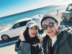Carlos Chan Ka-Lok Instagram - 個個朋友都話我上世唔知做左咩好事
娶左個咁好既老婆
我覺得唔止上世 應該係做左十世善事
先可以今世成個大爺咁😂😂😂

@shi_ga 
#密月旅行再等多陣😅
#你仲有個好重要既任務
#周年快樂