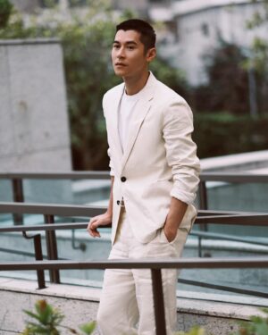 Carlos Chan Ka-Lok Instagram - 白色情人節快樂

#whitevalentinesday 

Outfit: @zegnaofficial 
Makeup: @khaki_yan 
Hair: @kenricksiu_hair 
Styled by: @alicemapy