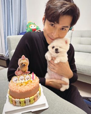 Carlos Chan Ka-Lok Instagram - Happy birthday muimui🥰🥰🥰
你永遠都係我寶貝！！
係最最最錫既寶貝！！

#明明張張相都好有愛
#但點解睇落硬係好似我迫緊佢
#muimui一定愛爸爸多過愛媽媽
#唔好問點解因為無得解