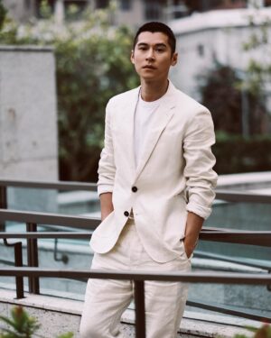 Carlos Chan Ka-Lok Instagram - 白色情人節快樂

#whitevalentinesday 

Outfit: @zegnaofficial 
Makeup: @khaki_yan 
Hair: @kenricksiu_hair 
Styled by: @alicemapy