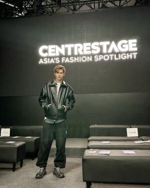 Carlos Chan Ka-Lok Instagram - 好開心能夠出席香港時裝界盛事CentreStage
謝謝邀請🙏🏻😊
—
@hktdclifestyle @hktdcfashionhk @talens.mgmt
#centrestagehk #fashion_hongkong