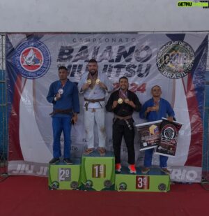 Carlos Felipe Instagram - Domingo produtivo! Campeão absoluto e na categoria na faixa marrom!

@corpoementejjj 
@lifeartesmarciais