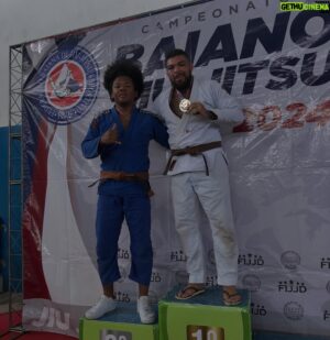 Carlos Felipe Instagram - Domingo produtivo! Campeão absoluto e na categoria na faixa marrom!

@corpoementejjj 
@lifeartesmarciais