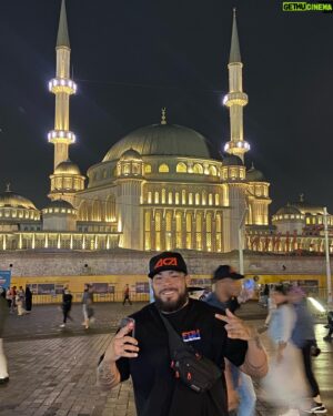 Carlos Felipe Instagram - Invasão brasuca na Turquia 🇹🇷 

#tbt