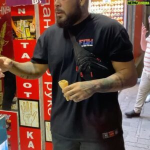 Carlos Felipe Instagram - Invasão brasuca na Turquia 🇹🇷 

#tbt