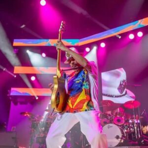 Carlos Santana Instagram - Amazing night in In Victoria BC @colinsmithtakespics 
 @sofmcvic @livenationbc
#saveonfoodsmemorialcentre #livenation #carlossantana #carlossantanatour #blessingsandmiracles #rock #rockandroll #guitar #colinsmithtakespics #santana #carlossantana