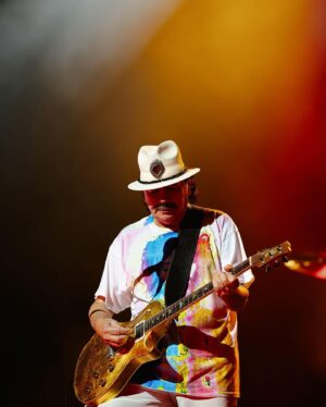 Carlos Santana Instagram - The legendary Carlos Santana returned to the Beacon stage following the world premiere of his documentary 𝘊𝘢𝘳𝘭𝘰𝘴 🎸

 📷: Noemad Reid / MSGE