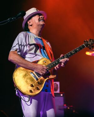 Carlos Santana Instagram - The legendary Carlos Santana returned to the Beacon stage following the world premiere of his documentary 𝘊𝘢𝘳𝘭𝘰𝘴 🎸

 📷: Noemad Reid / MSGE