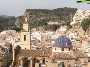 Carlos Solano Instagram - Mi querida prima y su buen novio me invitaron a conocer su encantador pueblo: Buñol, en España. Realmente quedé encantado. Y muy agradecido, por supuesto. ❤️
@glendarami