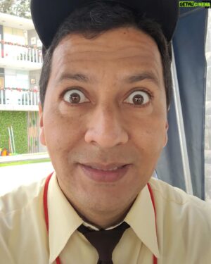 Carlos Solano Instagram - Ante tanto caos, nada como una sonrisa natural.