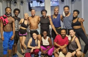 Carlos de Niggro Instagram - A semente do novo trabalho do @projetocrioulos foi plantada. Bora pra cima galera!!✊🏿
#teatro
#carlosdeniggro
#projetocrioulos
#teatronegro 
#naminhapelepreta