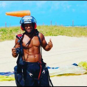 Carlos de Niggro Instagram - Passeio show de bola na praia do Gunga/ Alagoas. #TBT
#praiadogunga 
#aventura 
#tbt