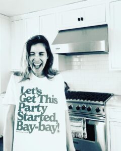 Actress Carly Pope HD Instagram Photos and Wallpapers August 2022