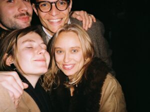 Caro Cult Instagram - Glücklichste Momente mit (besten) Freunden. ♥️
Ihr seid die schönsten Wunder in diesem Leben. 
#cameraroll #film #friends