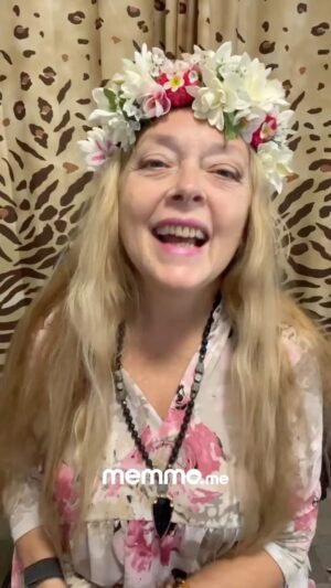 Carole Baskin Instagram - I am 25% off on @memmo_official for BLACK FRIDAY! Book here for a personalized video from me! 🎁 https://memmo.me/global/en/profile/carole-baskin?c=1