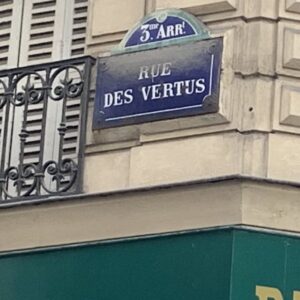 Caroline Diament Instagram - Difficile d’être à la hauteur pour habiter une rue qui porte ce nom 😂😂 bonne journée